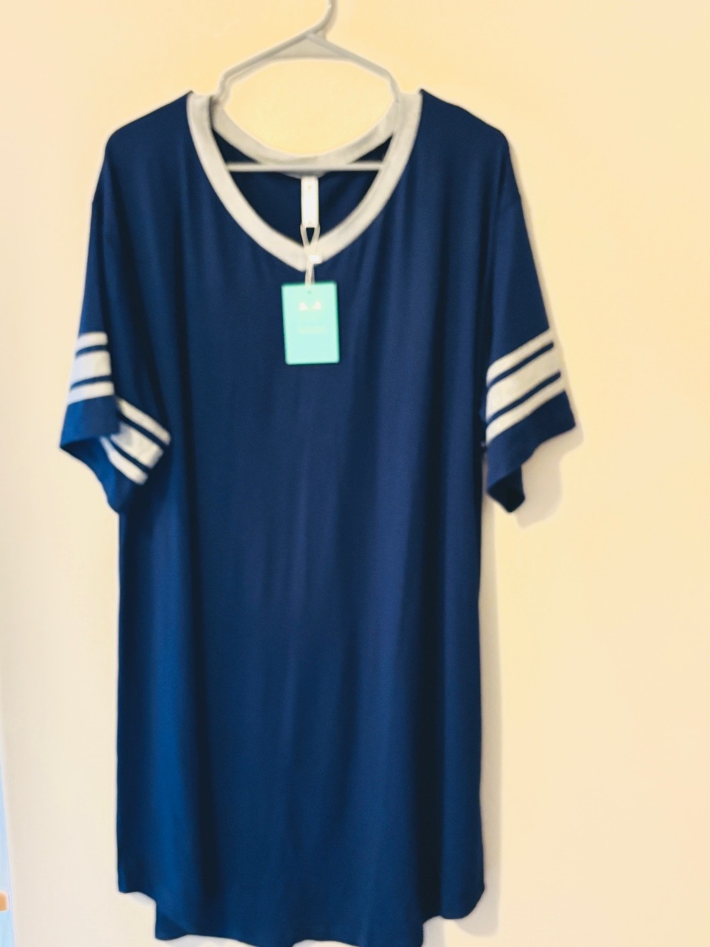 Mintreus NWT Navy blue night shirt “sporty”